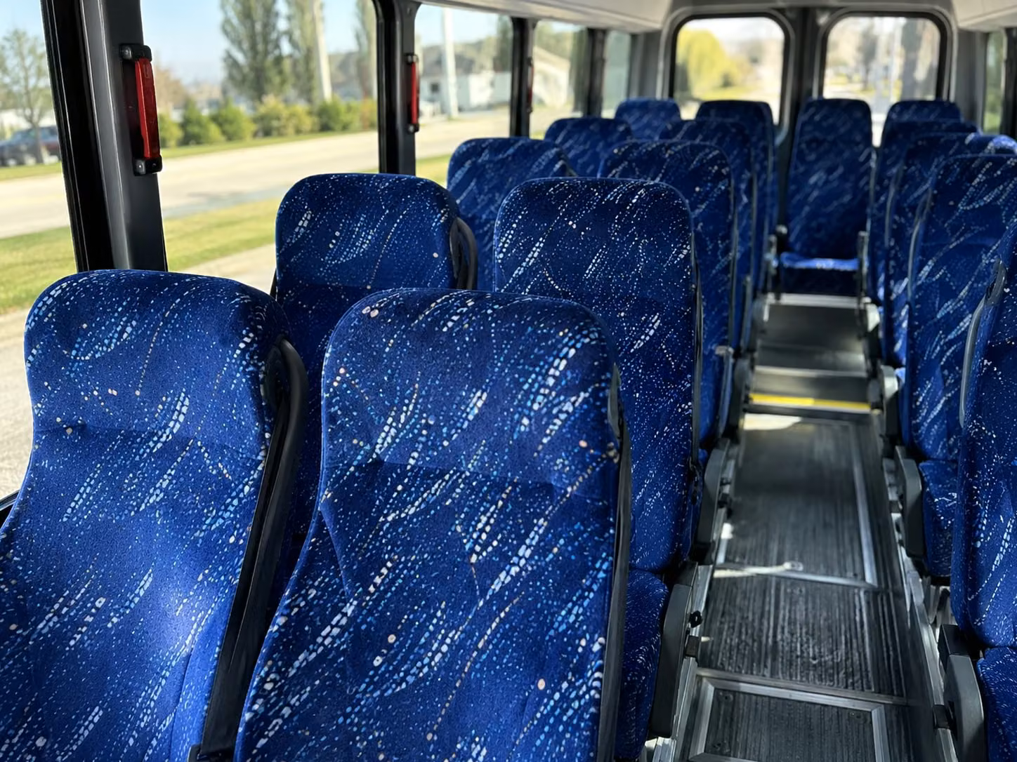 minibus rentals for science and nature field trips near cranston